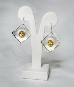 Yianni Creations Orecchini geometrici in argento fine e palladio con citrino