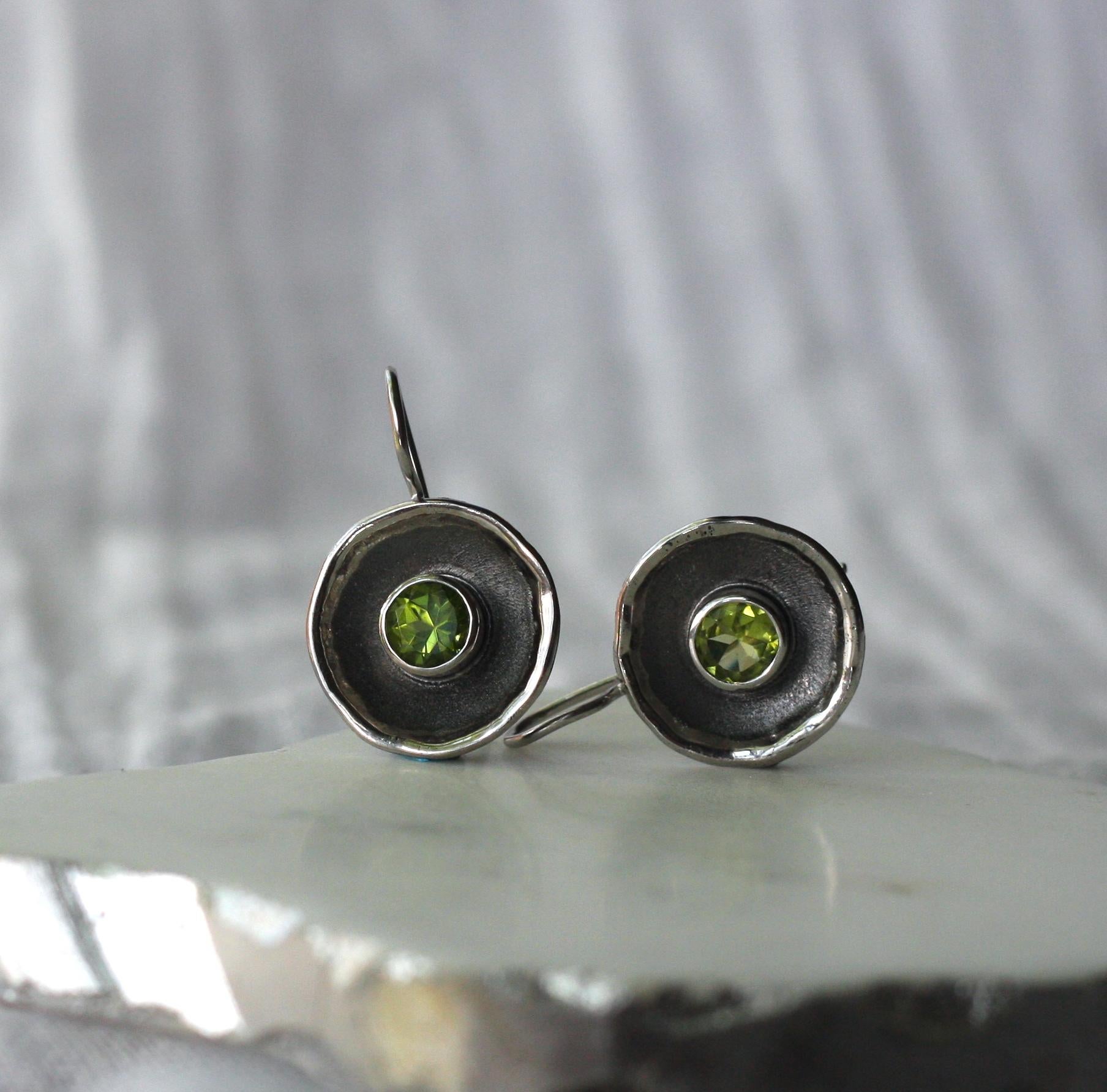 Contemporary Yianni Creations Peridot Fine Silver and Black Rhodium Drop Earrings For Sale