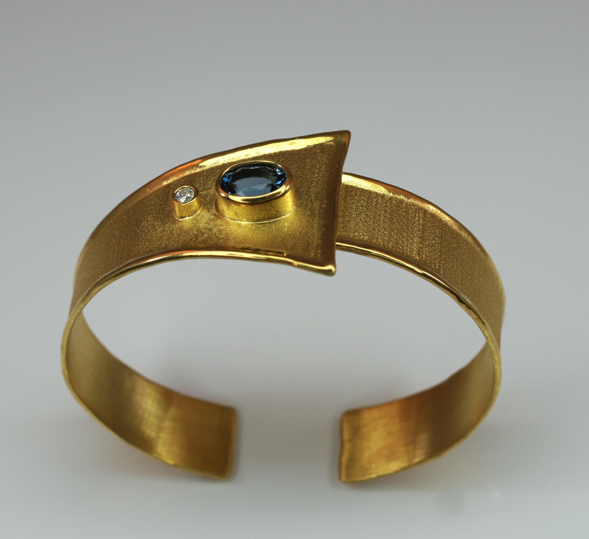 Yianni Kreationen Armband aus 18 Karat Gold mit 2,50 Karat Topas und Diamant im Angebot 3