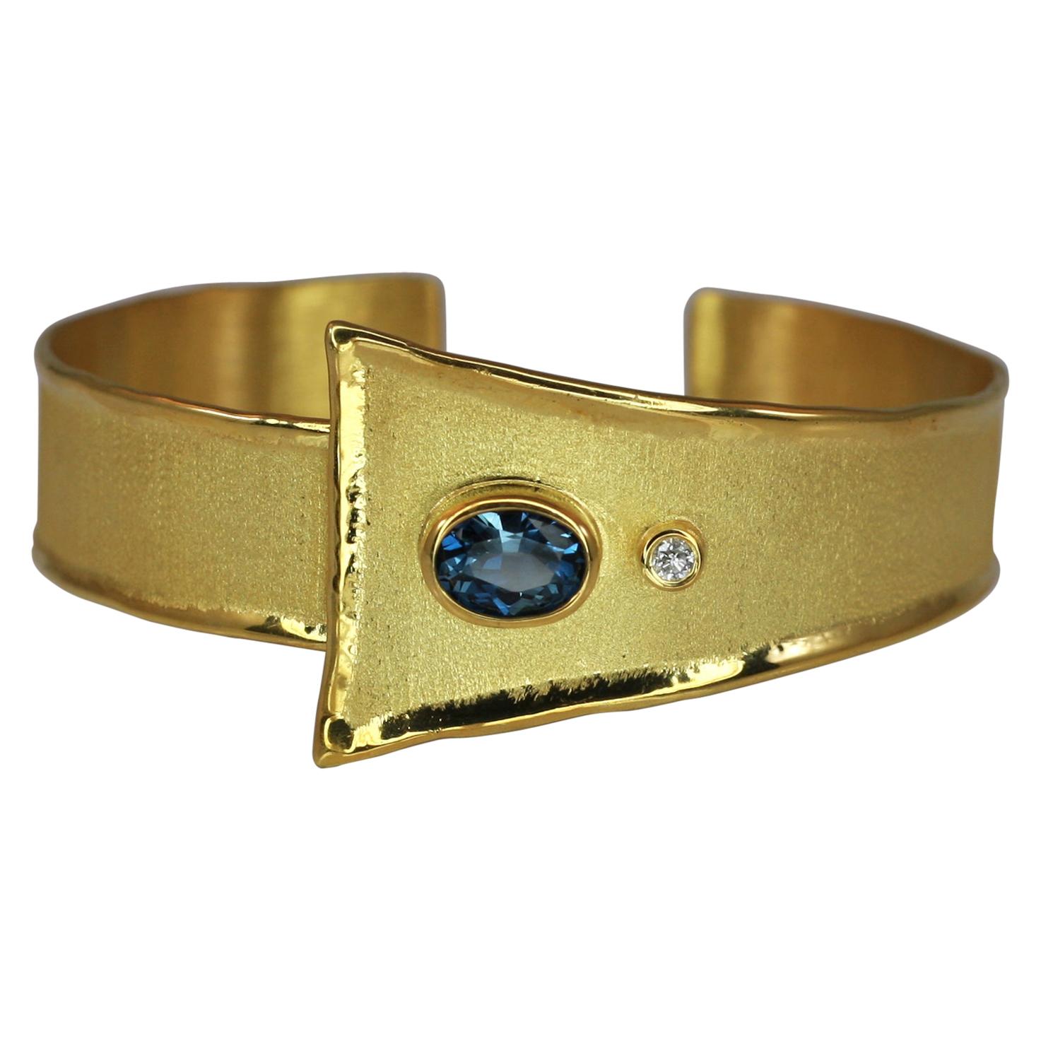 Yianni Creations 2.50 Carat Topaz and Diamond 18 Karat Gold Bracelet For Sale