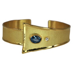 Yianni Creations 2.50 Carat Topaz and Diamond 18 Karat Gold Bracelet
