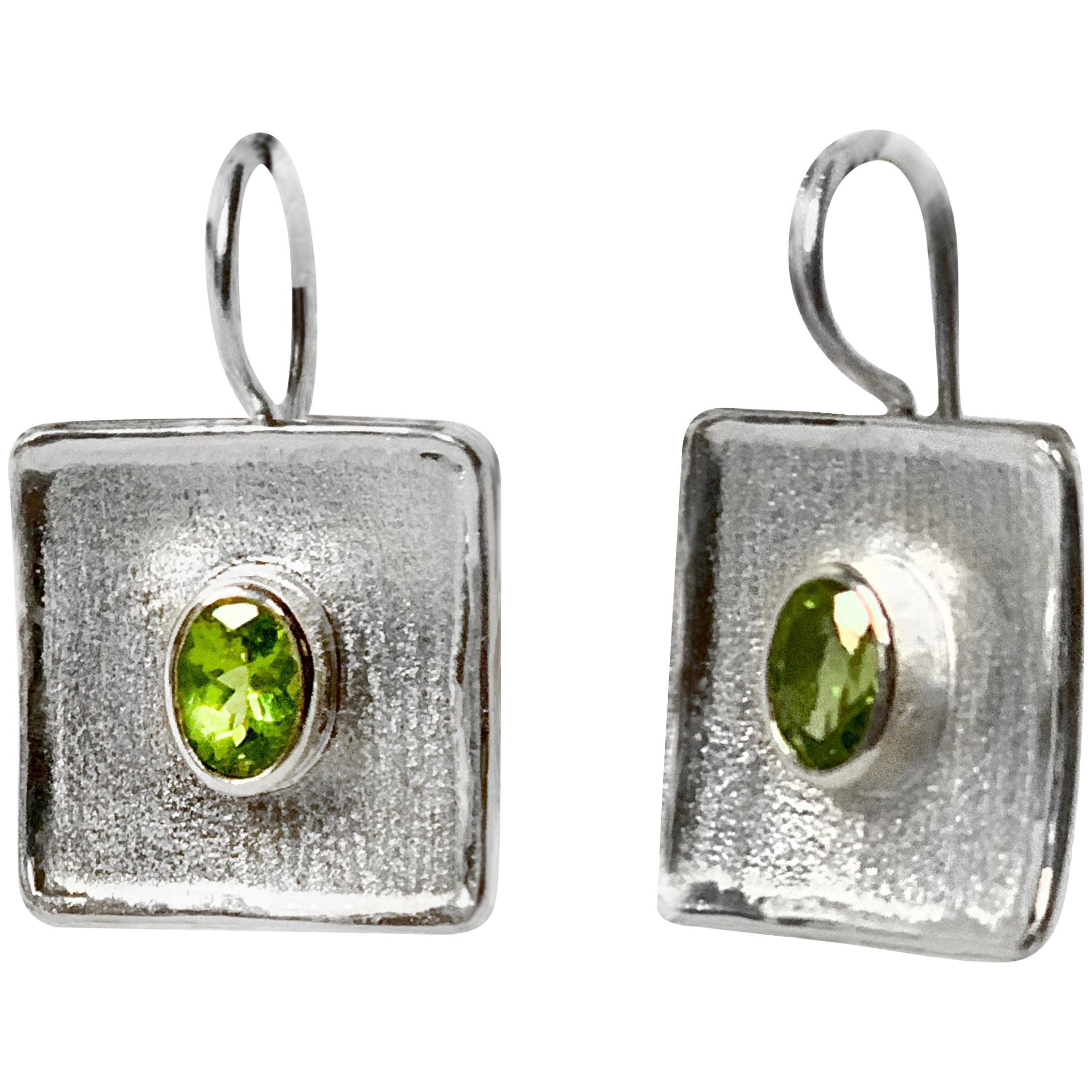 Pendientes Colgantes Cuadrados de Plata Fina y Paladio Peridoto Yianni Creations