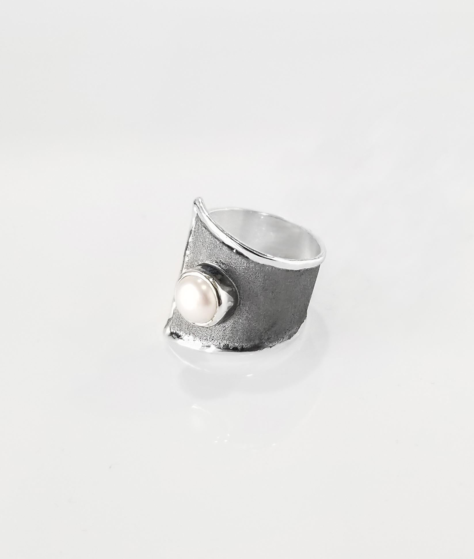 Round Cut Yianni Creations Pearl Fine Silver and Oxidized Black Rhodium Wide Band Ring For Sale