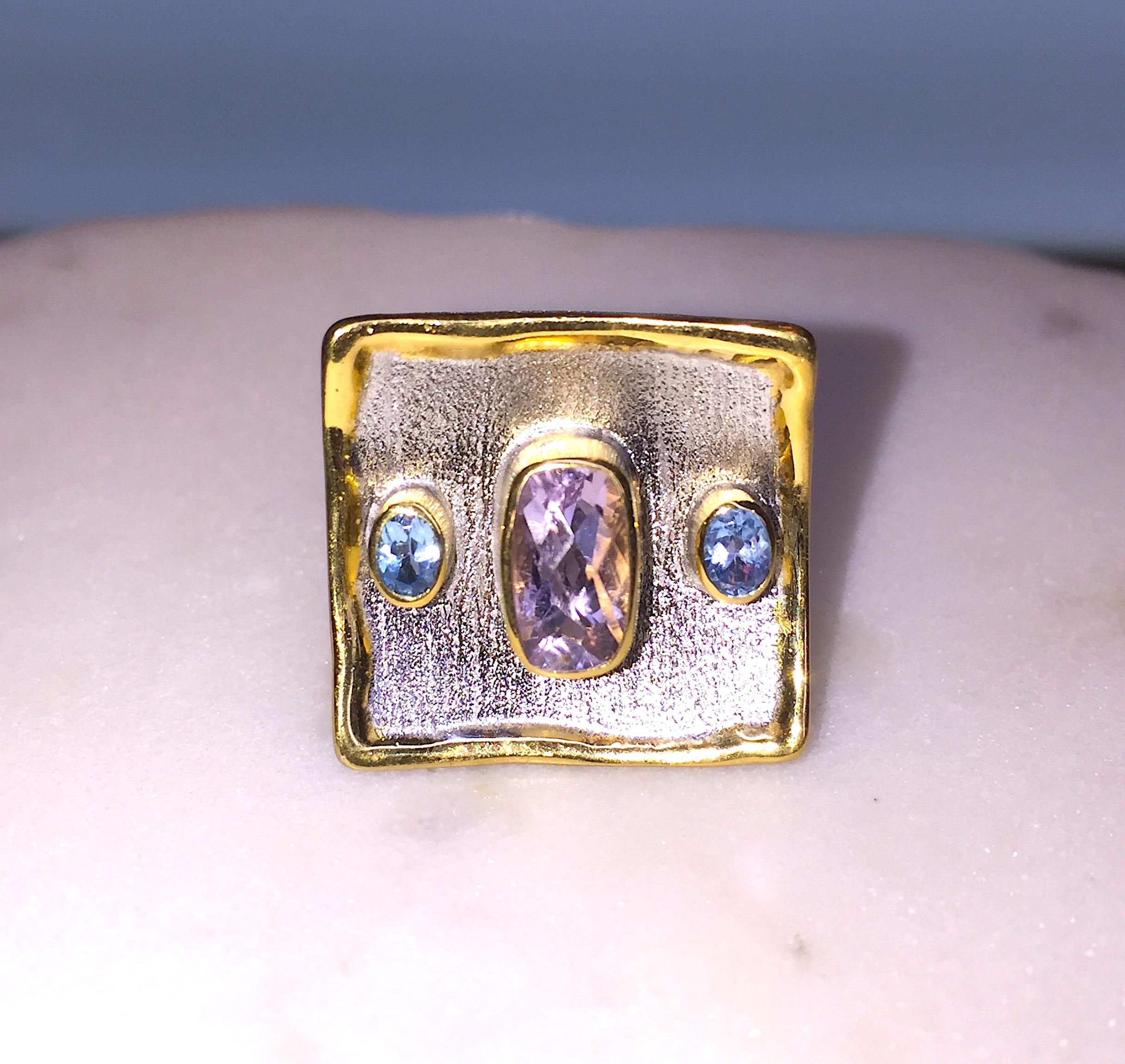 Yianni Creations Anillo ancho de amatista y topacio azul de plata fina y oro de 24 quilates en Nuevo estado para la venta en Astoria, NY