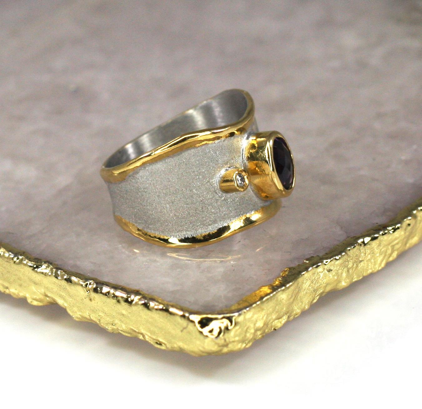 Yianni Creations Bague à anneau en argent fin et plaqué or pur avec améthyste et diamants Neuf - En vente à Astoria, NY