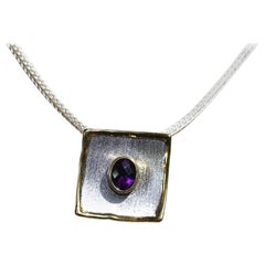 Yianni Creations Colgante cuadrado de amatista de plata fina y oro de 24 quilates en dos tonos