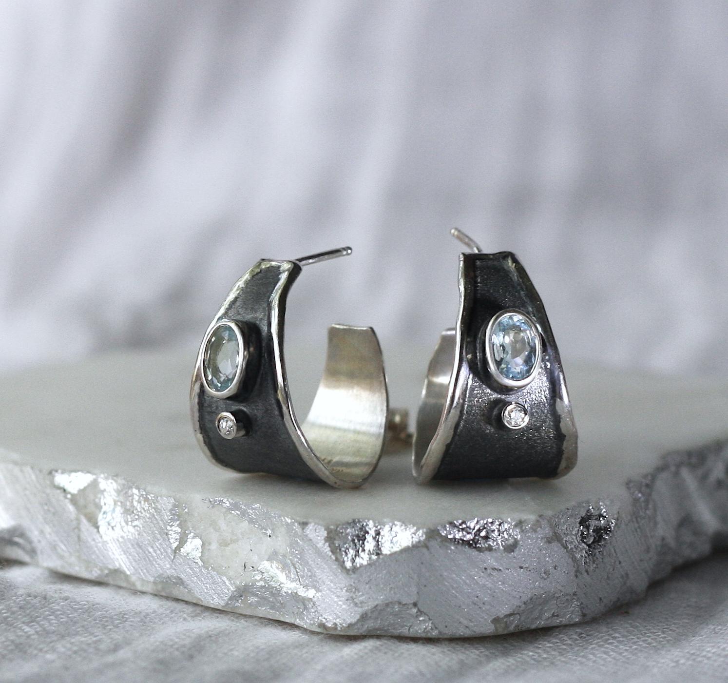 Yianni Creations, boucles d'oreilles larges en argent fin bicolore avec aigue-marine et diamants en vente 5