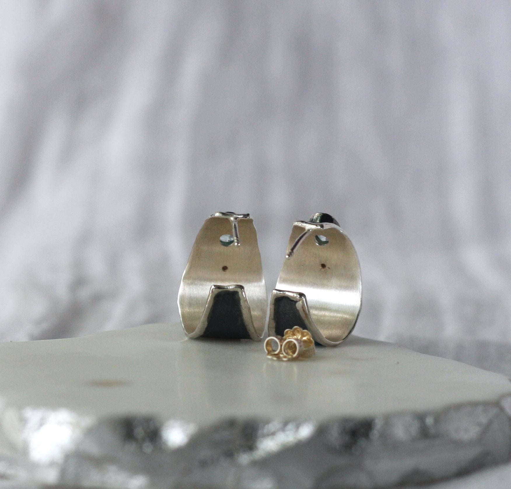 Yianni Creations, boucles d'oreilles larges en argent fin bicolore avec aigue-marine et diamants en vente 9