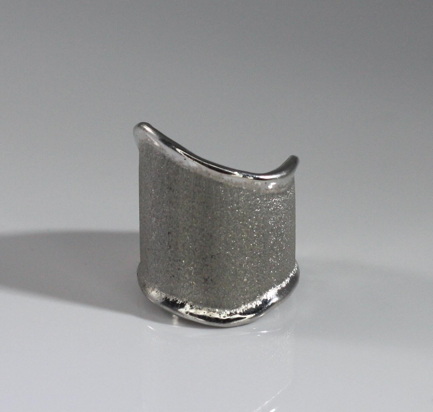 Yianni Kreationen Kunsthandwerklicher verstellbarer Ring aus feinem Silber und Palladium (Zeitgenössisch) im Angebot