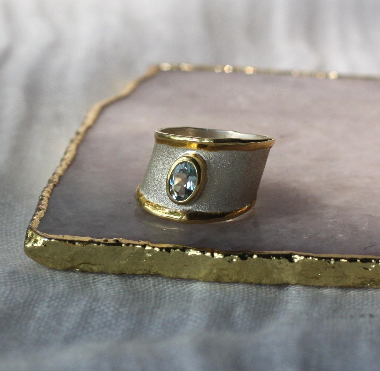 Yianni Creations Aquamarine Fine Silver and 24 Karat Gold Asymmetric Band Ring In New Condition For Sale In Astoria, NY