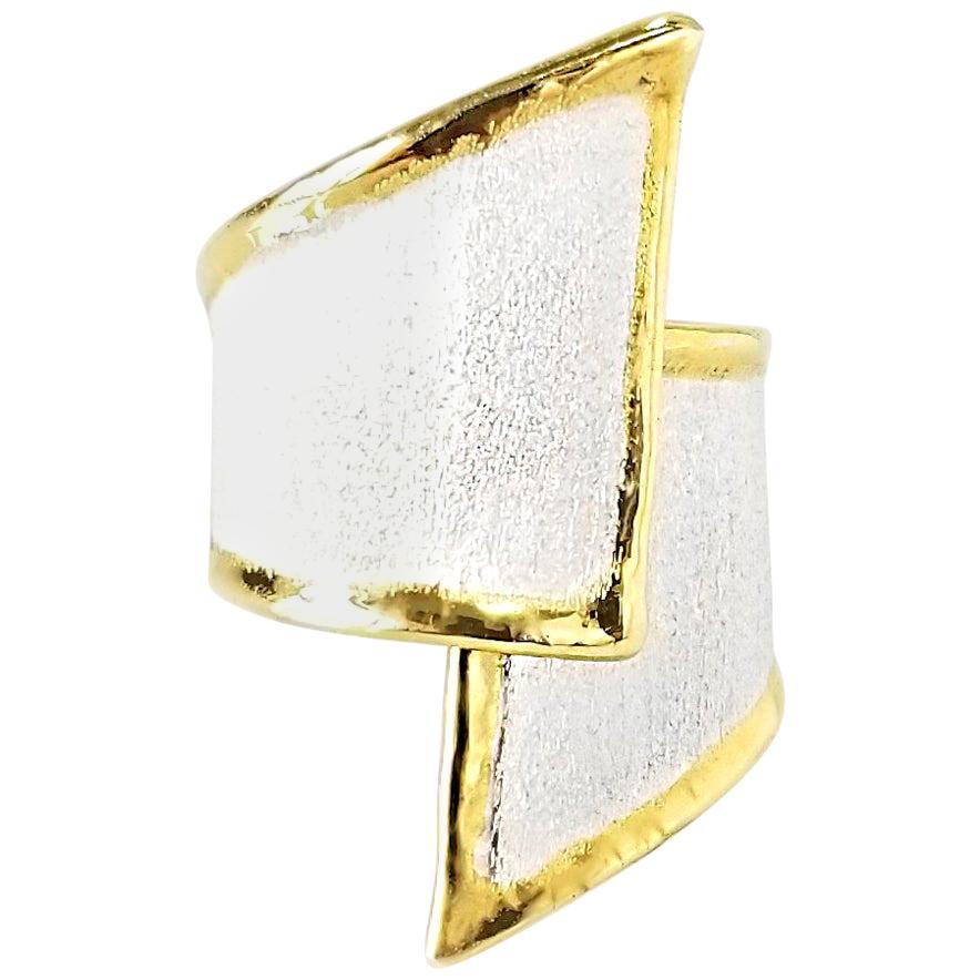 Yianni Creations Asymmetrischer breiter Kunsthandwerker-Ring aus feinem Silber 24 Karat Gold im Angebot