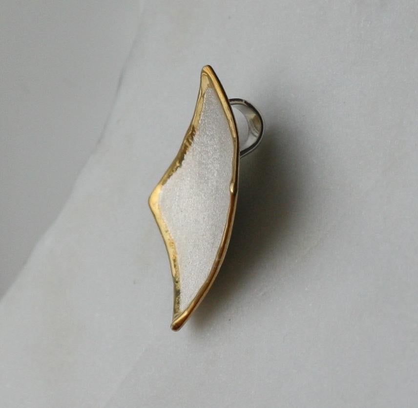 Donna Yianni Creations, argento fino e oro 24 carati, ciondolo geometrico di rinforzo in vendita