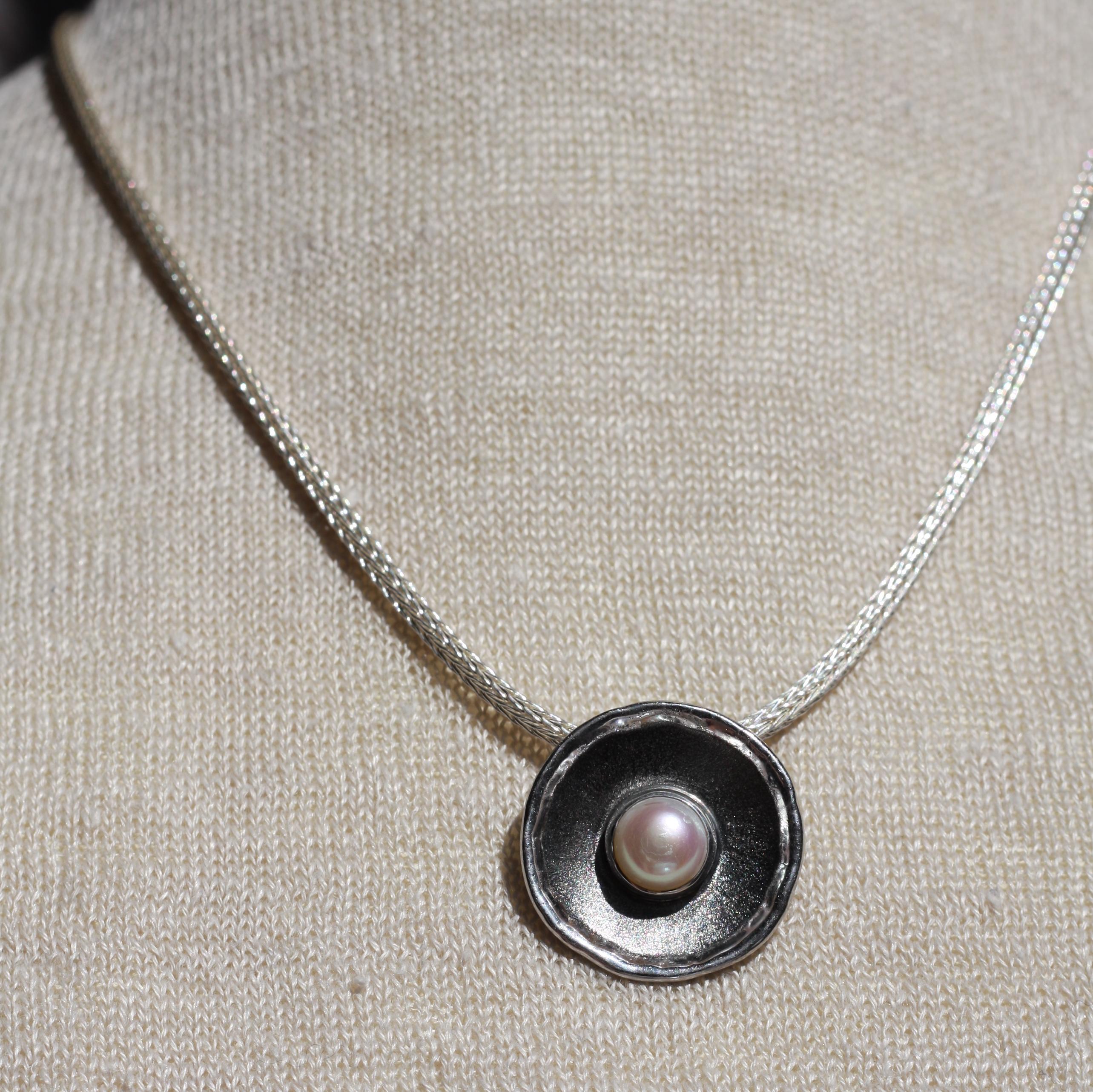 Yianni Creations Pearl Fine Silver and Black Rhodium Round Pendant  For Sale 5