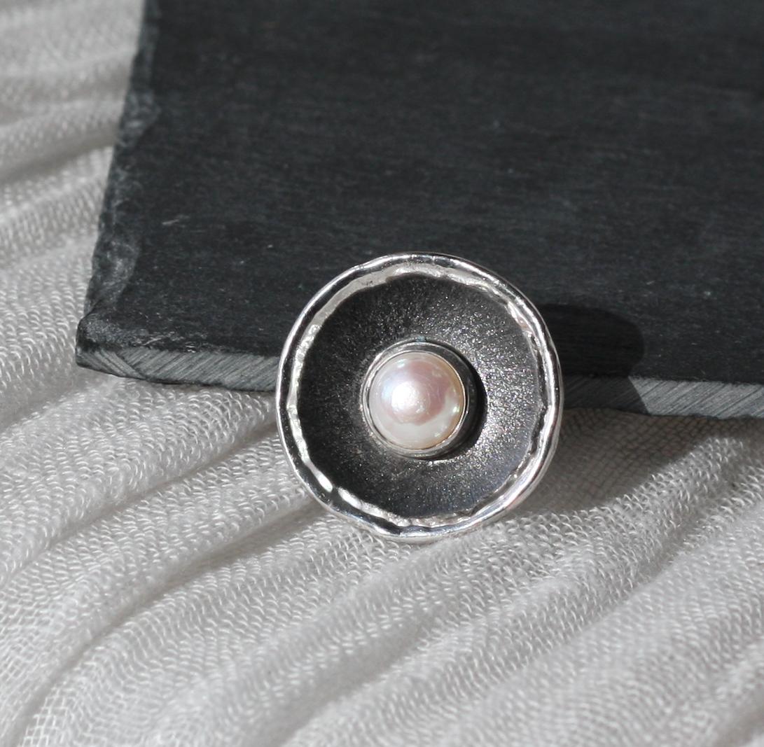 Round Cut Yianni Creations Pearl Fine Silver and Black Rhodium Round Pendant  For Sale