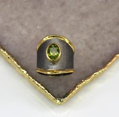 Yianni Creations Fine Silver and Gold Two-Tone Peridot Thick Band Rhodium Ring