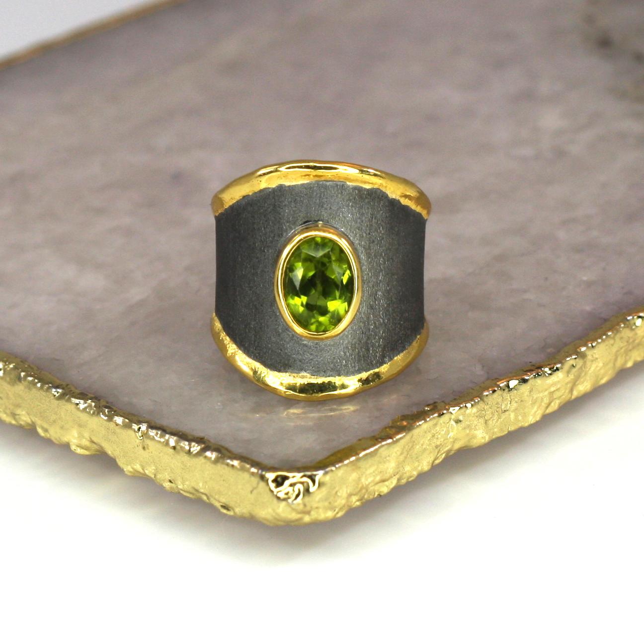 Oval Cut Yianni Creations Peridot Fine Silver and Gold Rhodium Two-Tone Thick Band  Ring For Sale