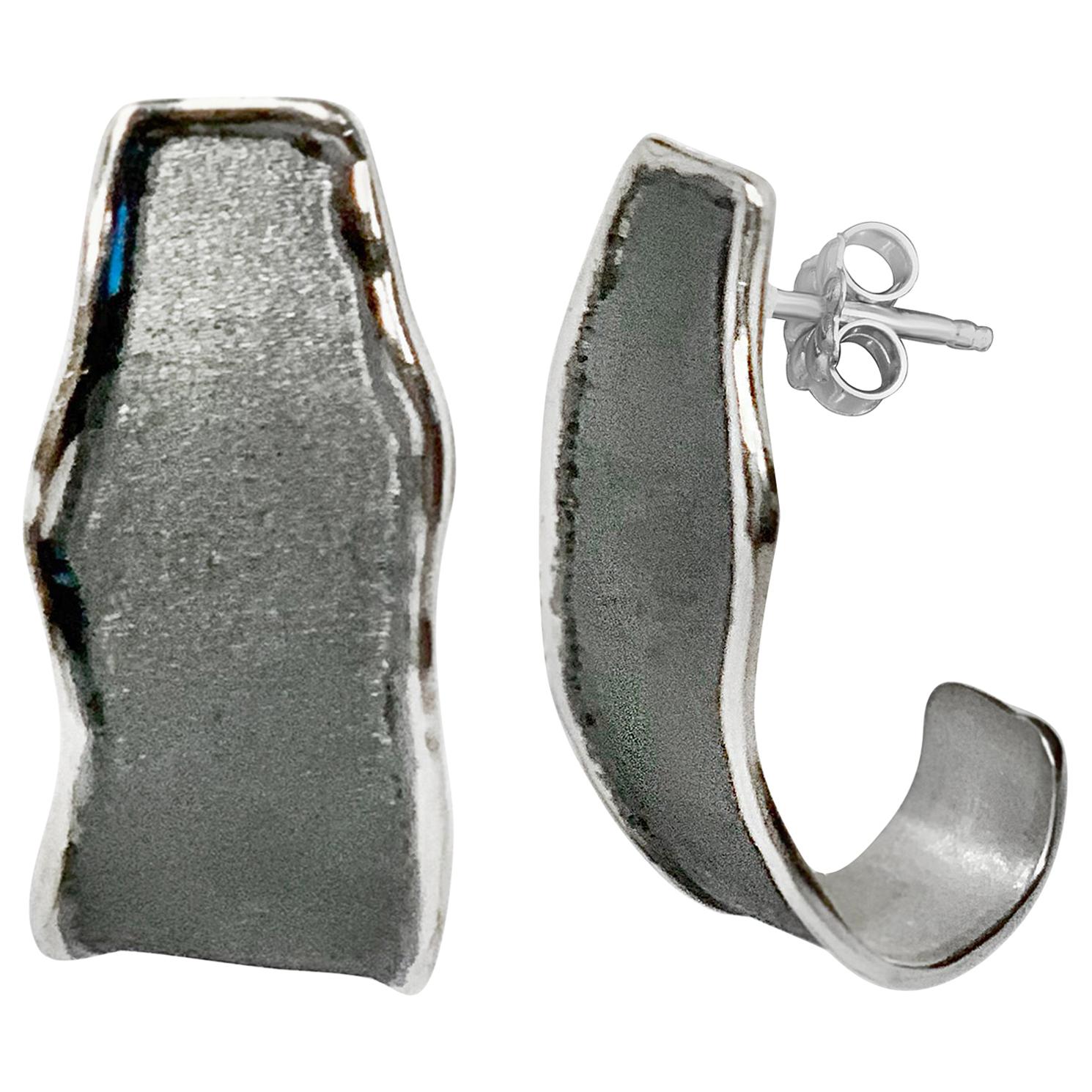 Yianni Creations Pendientes artesanos de plata fina y rodio negro hechos a mano