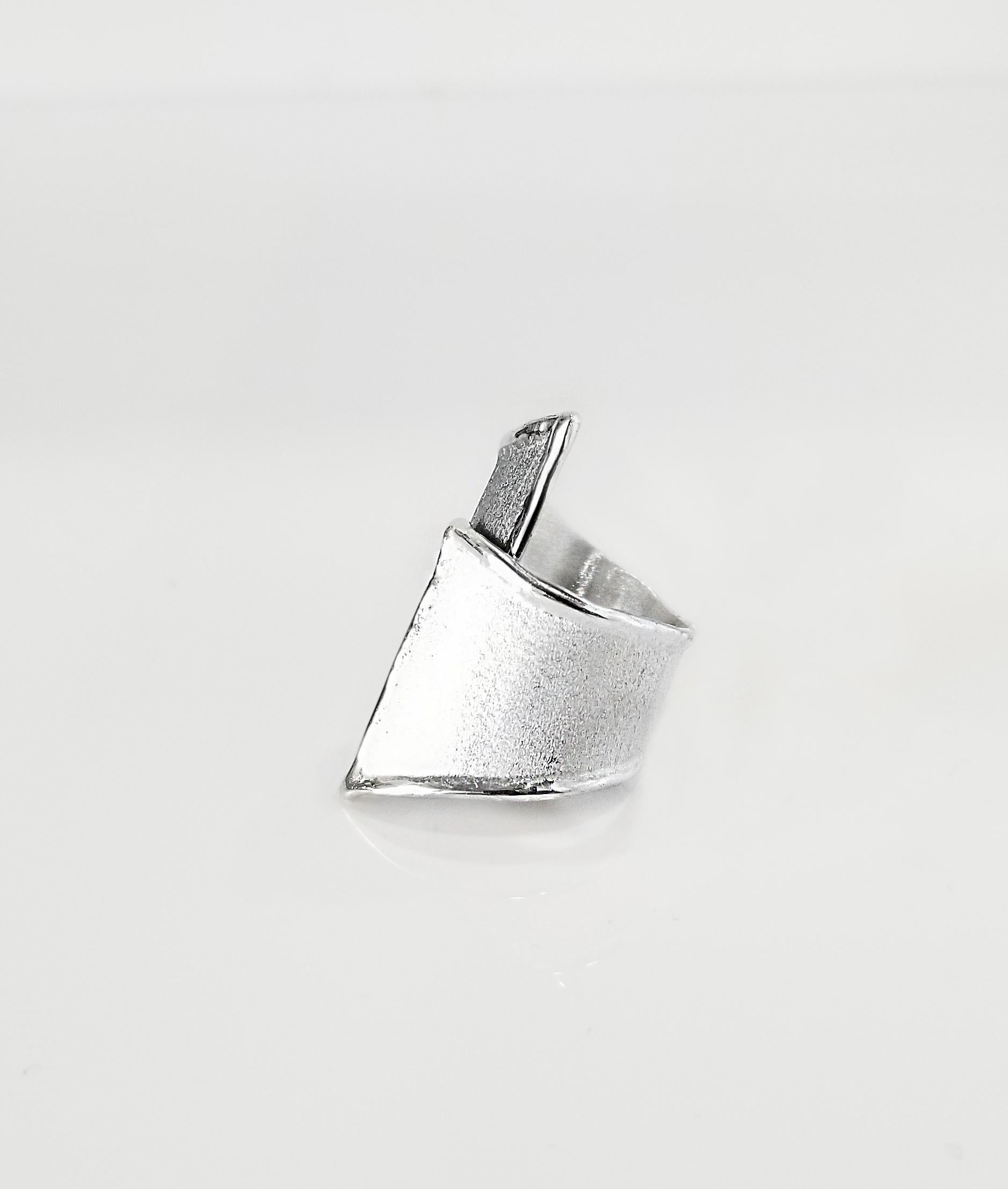 Contemporary Yianni Creations Fine Silver and Oxidized Rhodium Geometric Two-Tone Band Ring For Sale