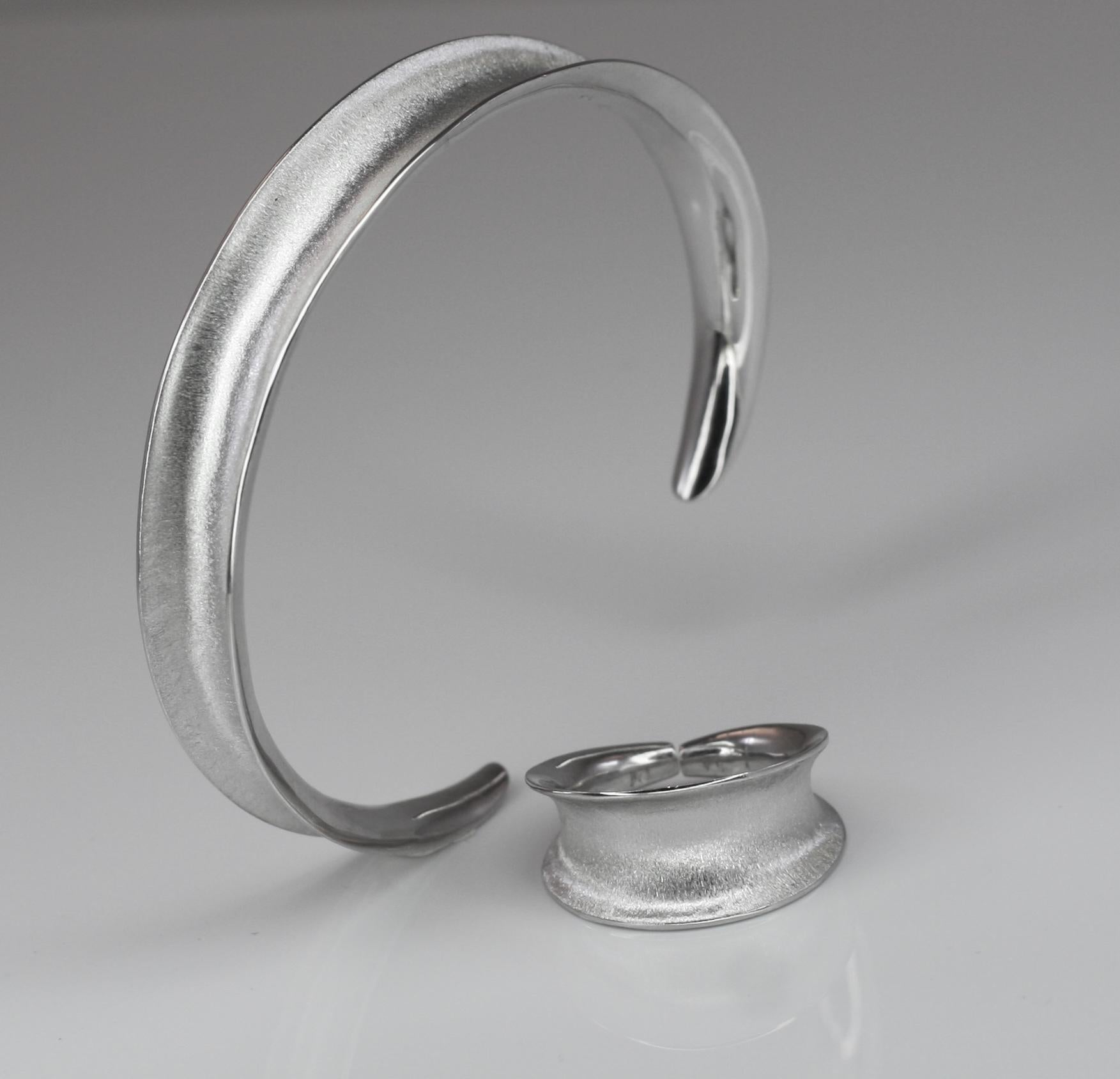 Women's or Men's Yianni Creations Fine Silver and Palladium Bangle Bracelet For Sale