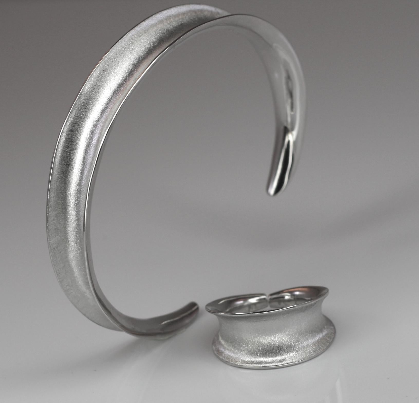 Yianni Creations Fine Silver and Palladium Bangle Bracelet For Sale 1