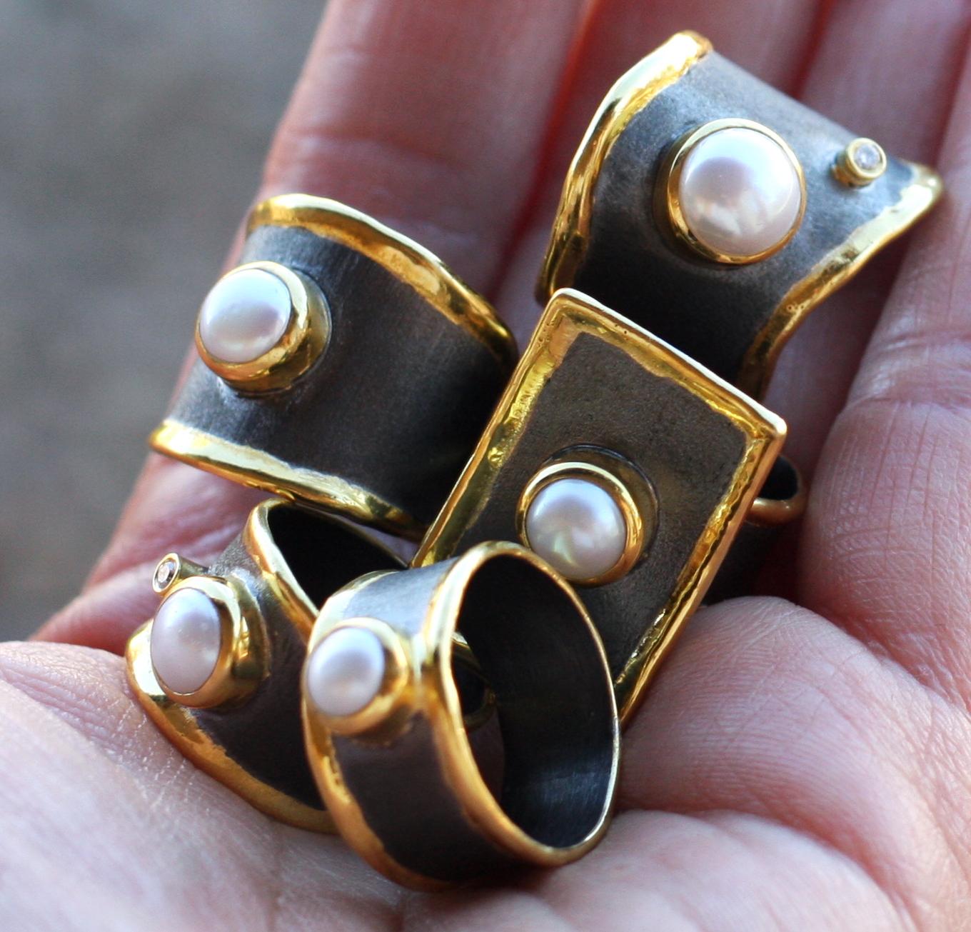 Yianni Creations Fine Silver Artisan Ring with Pearl Black Rhodium 24 Karat Gold 8