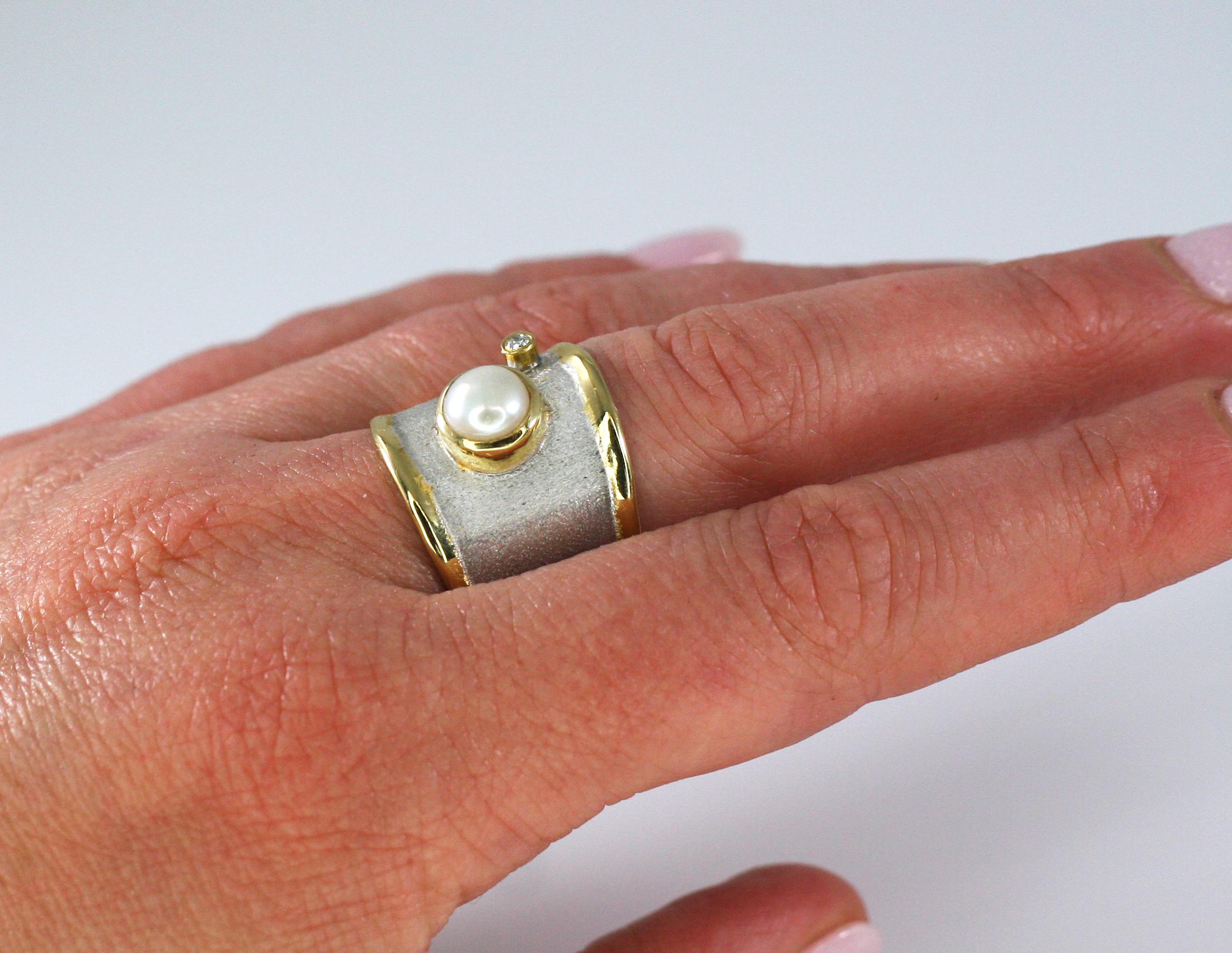 Yianni Creations Fine Silver Artisan Ring with Pearl Black Rhodium 24 Karat Gold 3