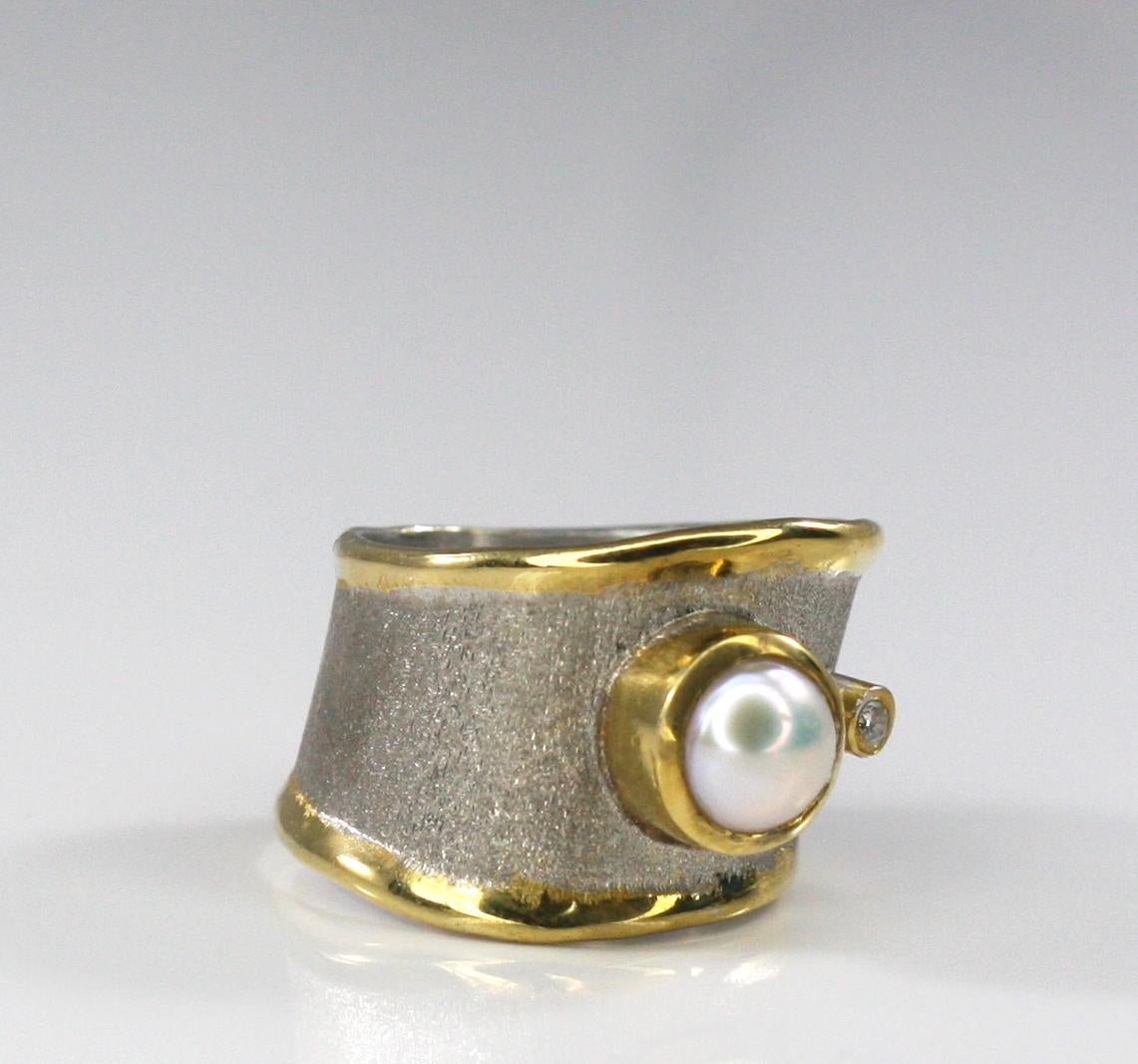 Yianni Creations Breiter Ring aus feinem Silber und 24 Karat Gold mit birnenförmigem Diamanten im Angebot 3