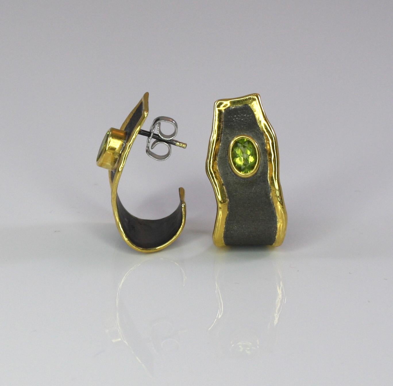 Yianni Creations Peridot Fine Silver Black Rhodium and 24 Karat Gold Earrings For Sale 4