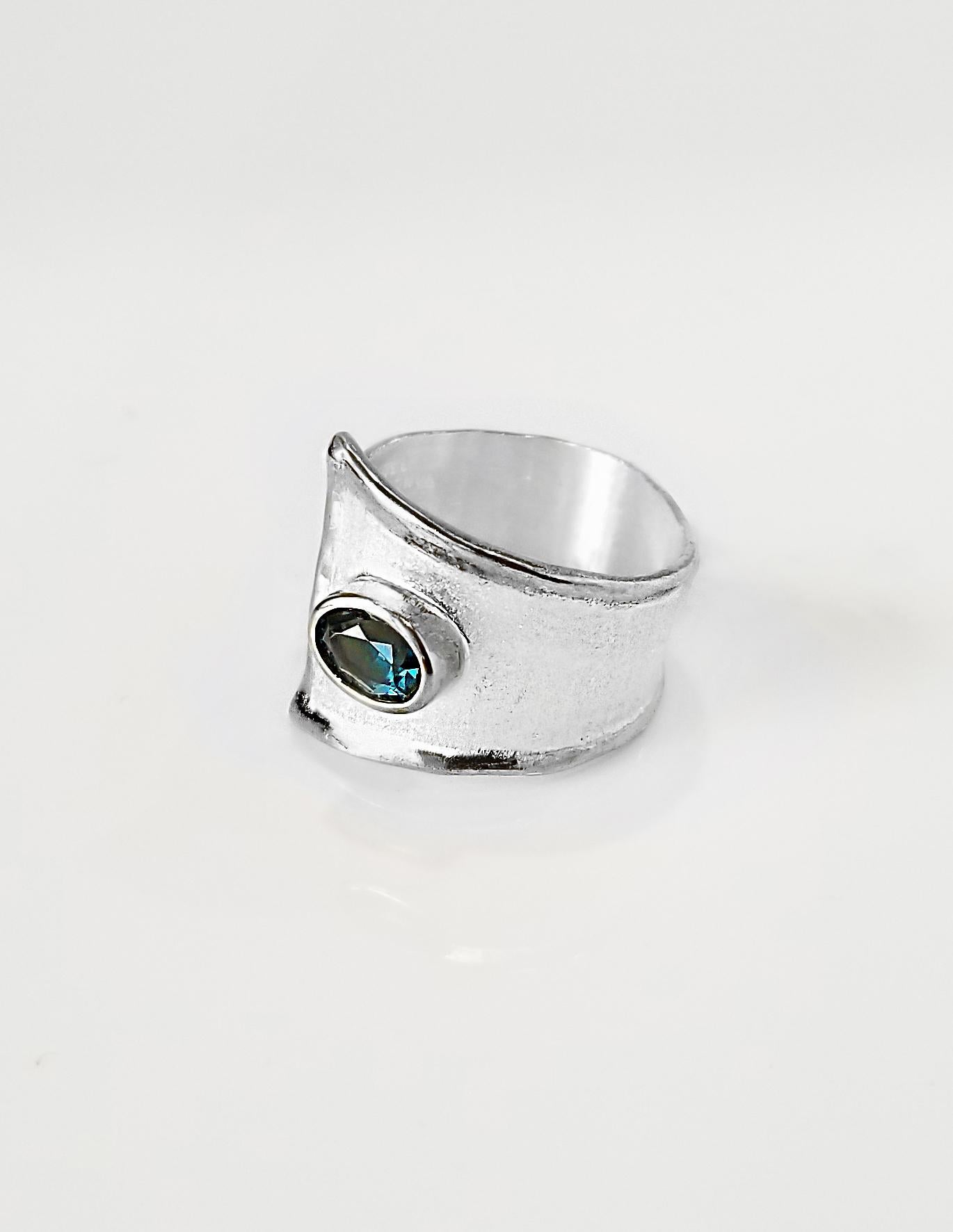 Yianni Creations London Blauer Topas Feines Silber Solitär Verstellbarer Ring (Ovalschliff) im Angebot