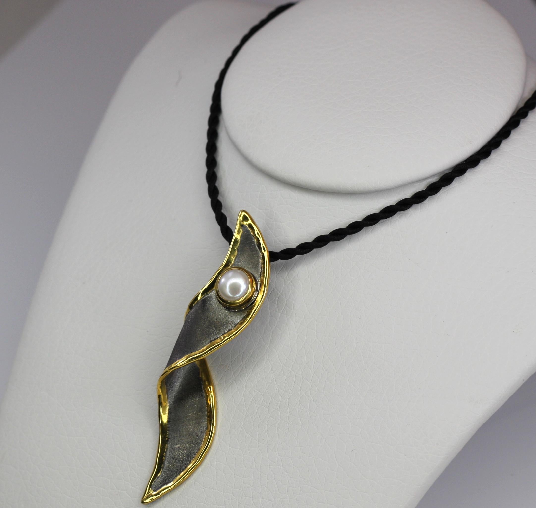 Yianni Creations Pearl  Fine Silver Finished with Black Rhodium and Gold Pendant For Sale 2