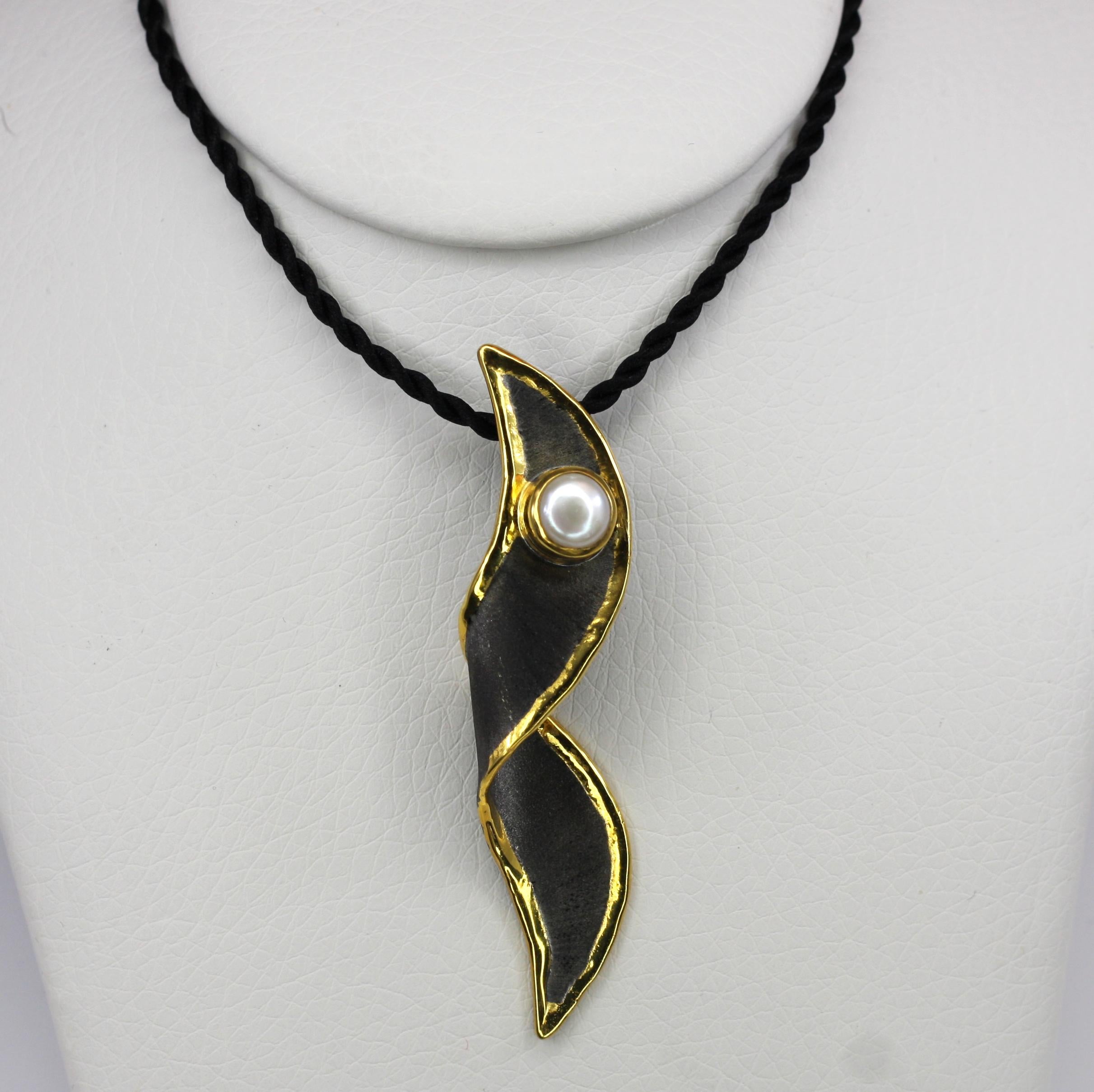 Yianni Creations Pearl  Fine Silver Finished with Black Rhodium and Gold Pendant In New Condition For Sale In Astoria, NY