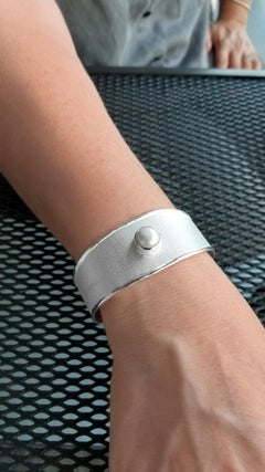 Yianni Creations Freshwater Pearl Fine Silver and Palladium Bangle Bracelet