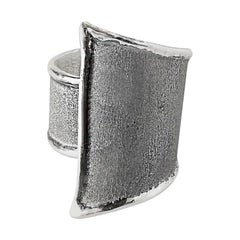 Yianni Creations Bague artisanale géométrique en argent fin et rhodium oxydé avec anneau