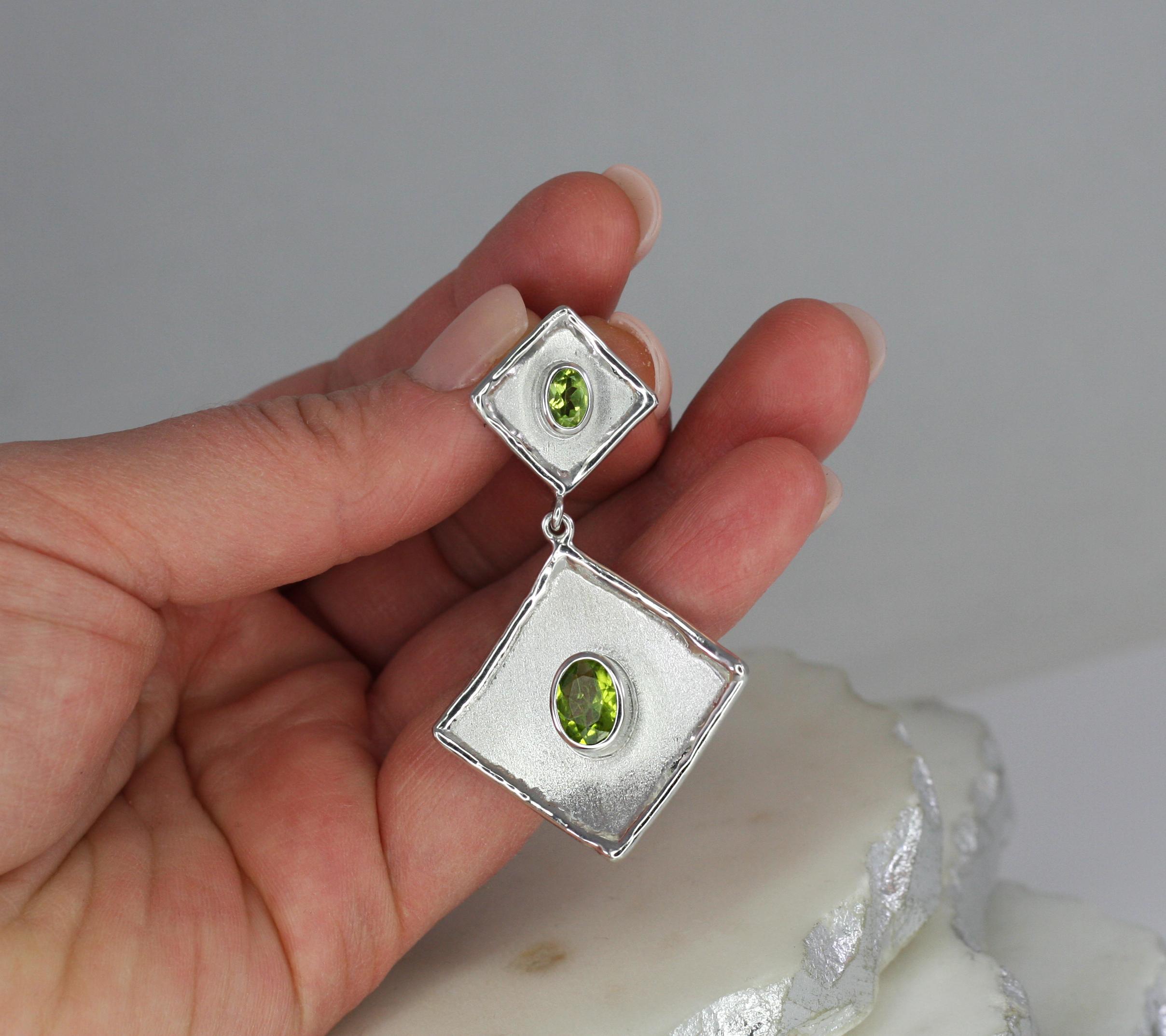 Yianni Creations Oval Peridot Fine Silver Handmade Long Drop Pendant Necklace For Sale 7