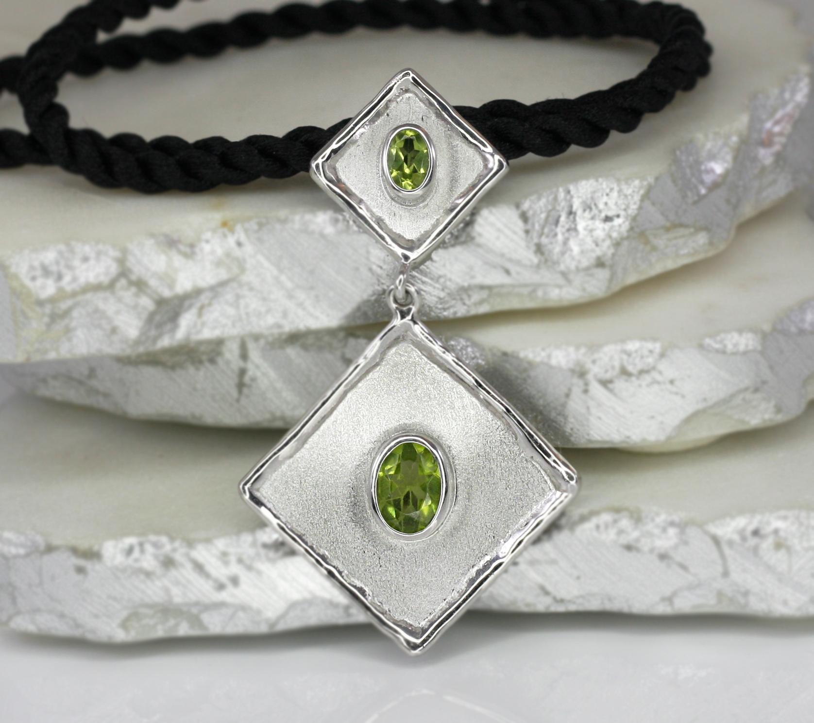 Yianni Creations Oval Peridot Fine Silver Handmade Long Drop Pendant Necklace For Sale 9