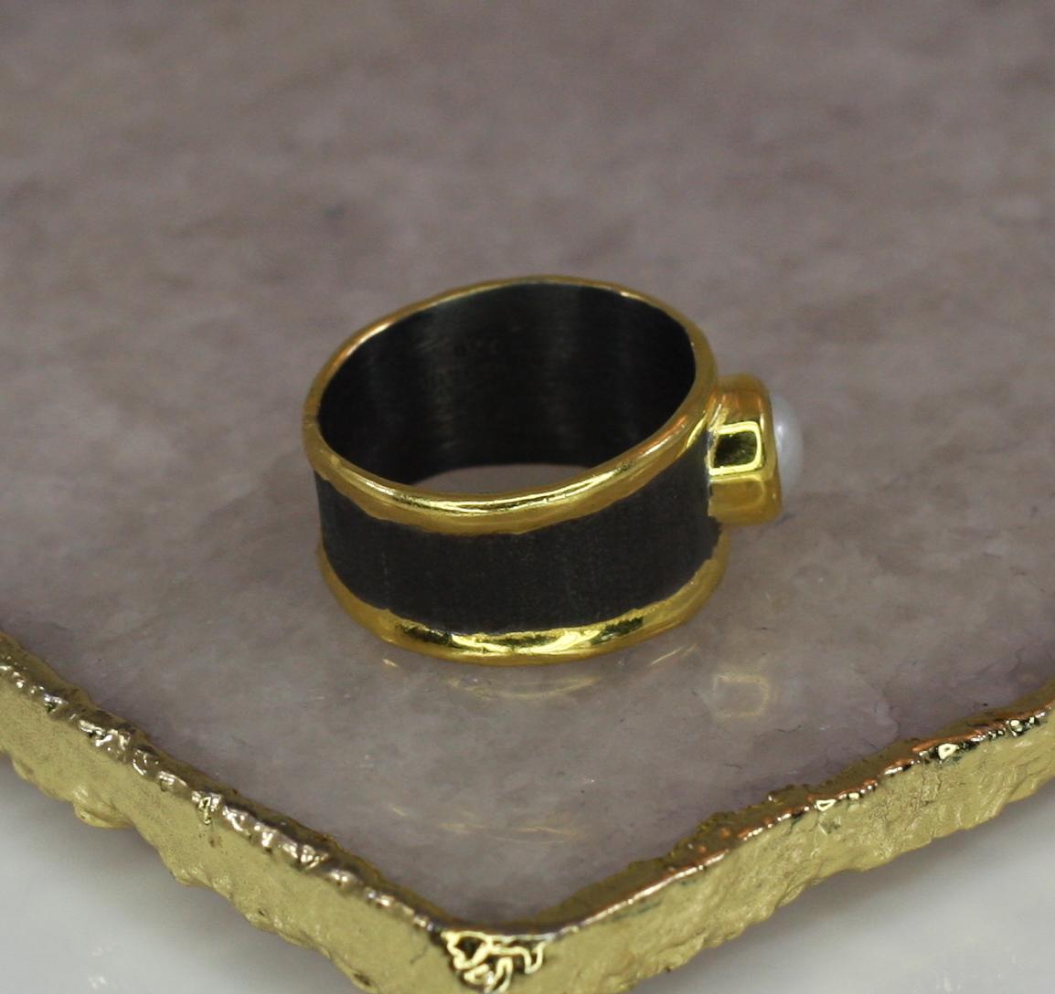 Yianni Creations Pearl Fine Silver Black Rhodium 24 Karat Gold Wide Band Ring In New Condition In Astoria, NY