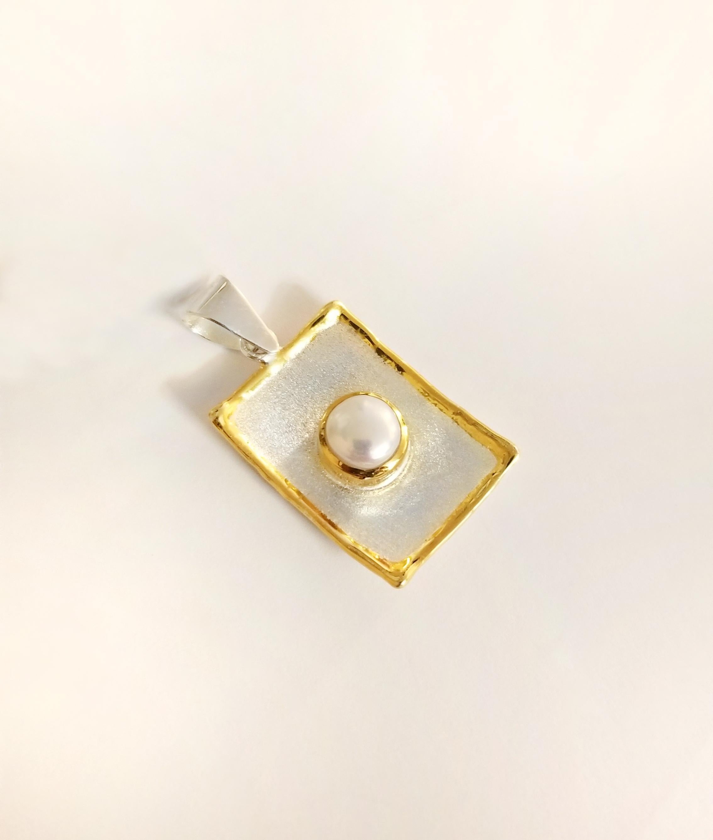 Round Cut Yianni Creations Pearl Fine Silver 24 Karat Gold Two Tone Rectangular Pendant For Sale