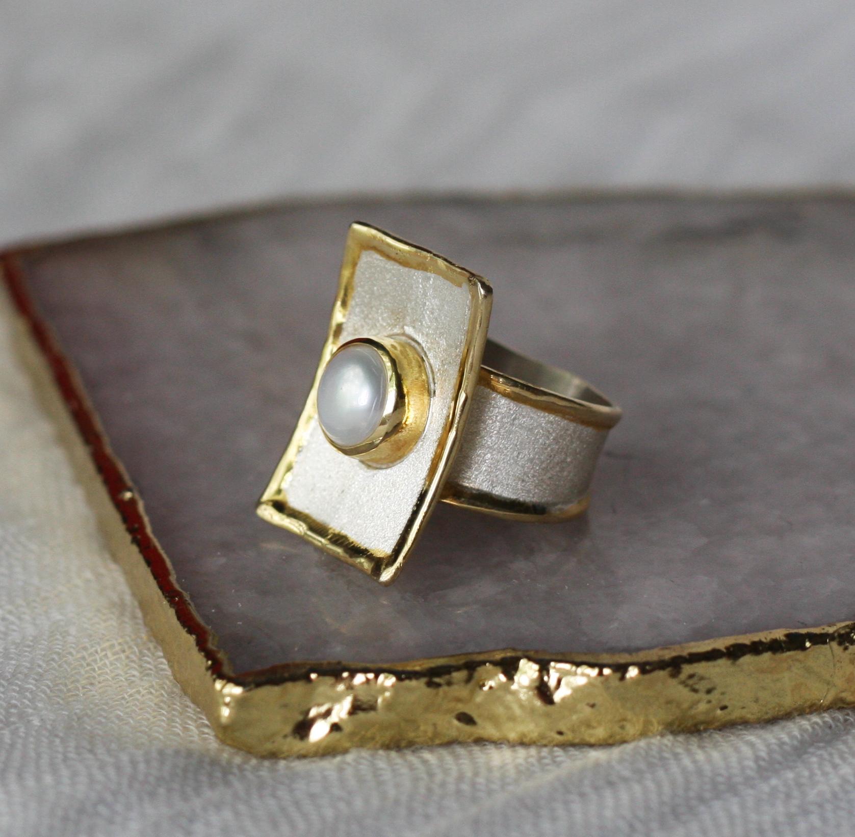 Yianni Creations Pearl Fine Silver and 24 Karat Gold Two Tone Rectangular Ring In New Condition For Sale In Astoria, NY