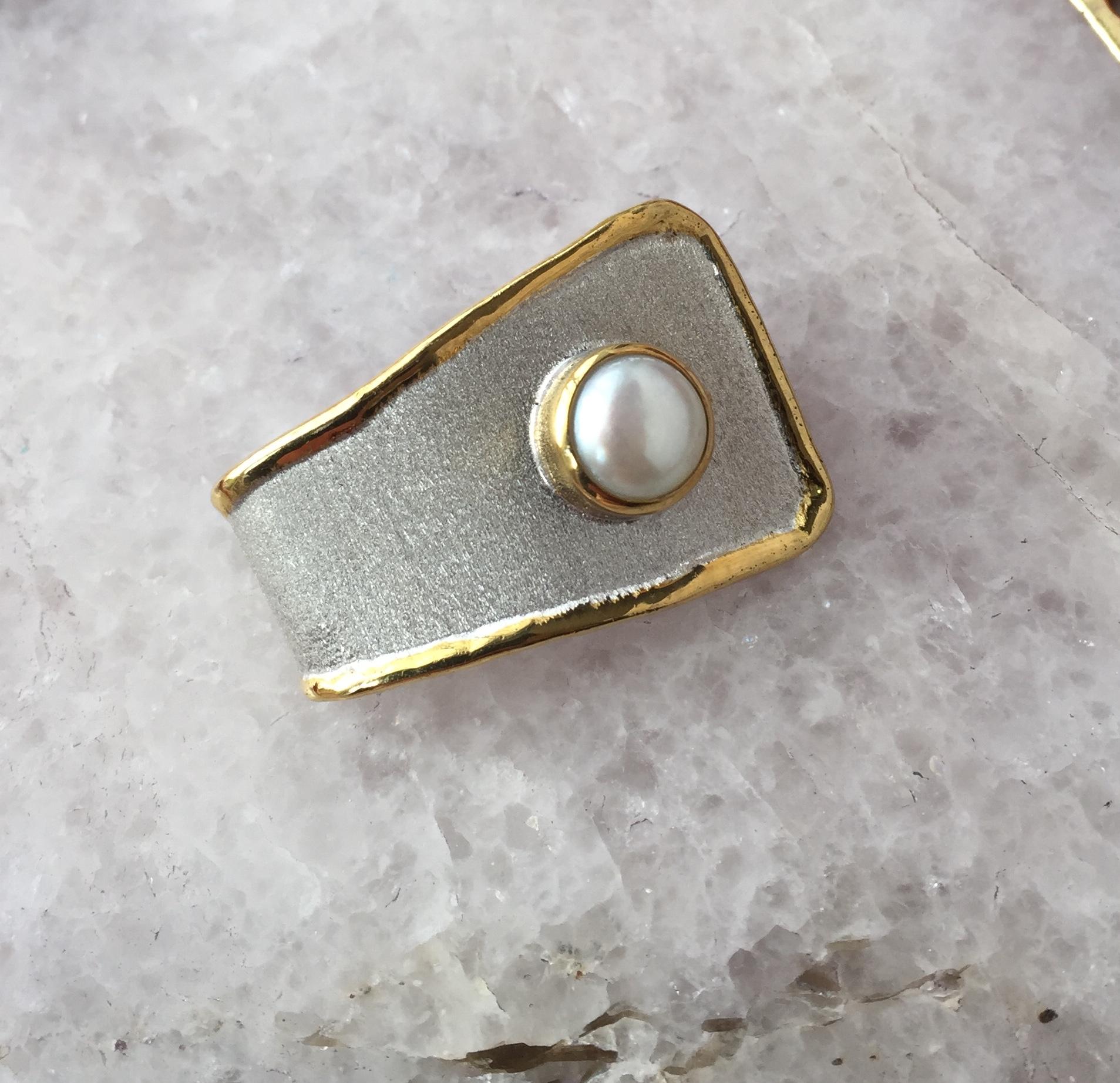 Yianni Creations Zweifarbiger Anhänger aus feinem Silber und 24 Karat Gold mit Perlen im Zustand „Neu“ im Angebot in Astoria, NY