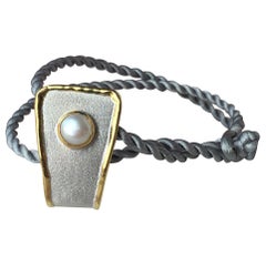 Yianni Creations Colgante bicolor de perlas de plata fina y oro de 24 quilates