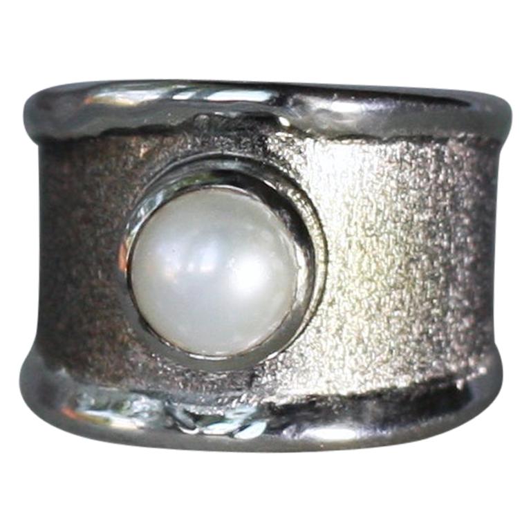 Yianni Creations Pearl Fine Silver and Black Rhodium Artisan Wide Band Ring For Sale