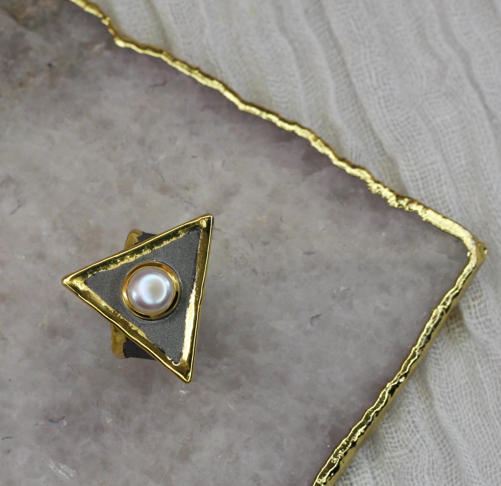 Yianni Creations Zweifarbiger Ring aus feinem Silber, schwarzem Rhodium und 24 Karat Gold mit Perlen im Zustand „Neu“ im Angebot in Astoria, NY