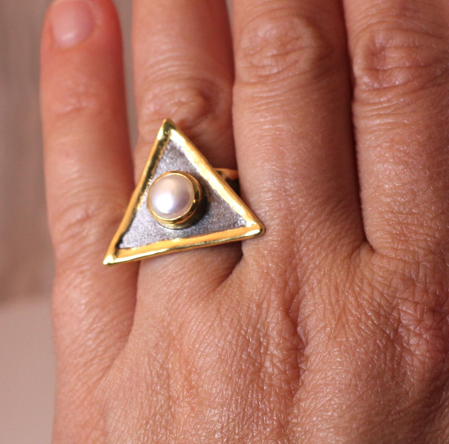 Yianni Creations Zweifarbiger Ring aus feinem Silber, schwarzem Rhodium und 24 Karat Gold mit Perlen im Angebot 6
