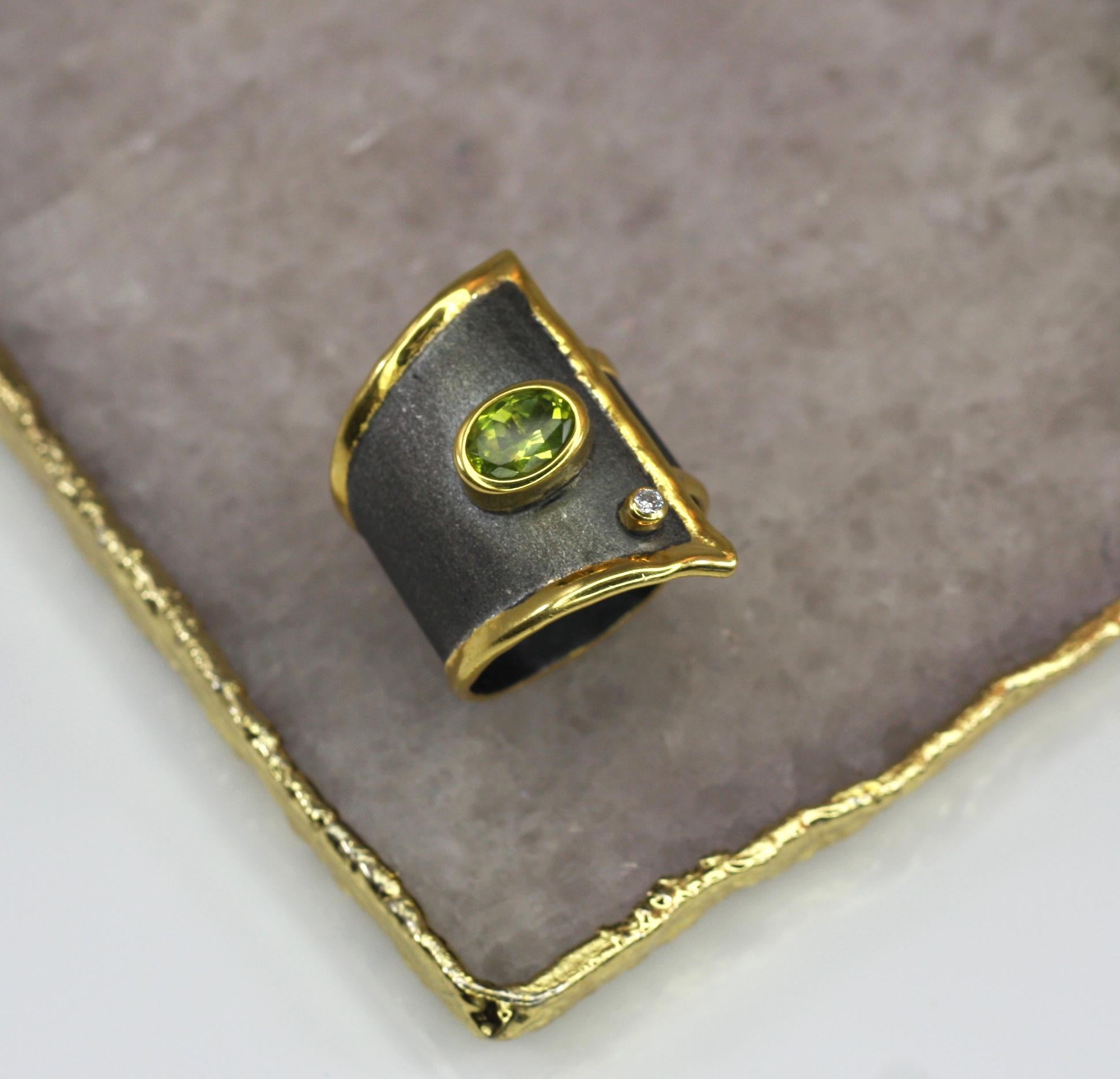 Yianni Creations Peridot Diamond Fine Silver Rhodium 24 K Gold Wide Band Ring 2