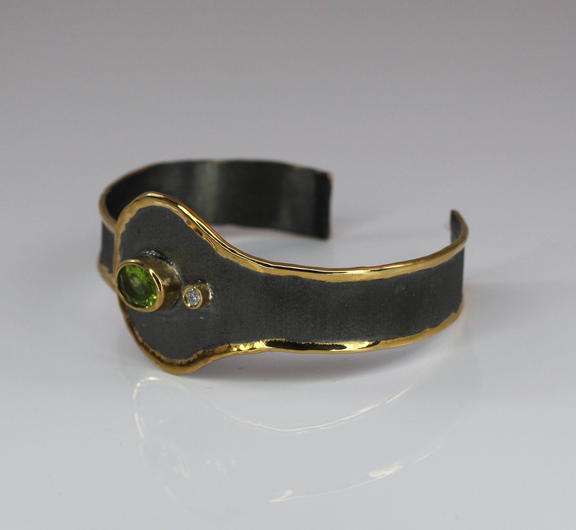 Yianni Creations Peridot and Diamond Silver Bracelet with Rhodium and 24 K Gold For Sale 1