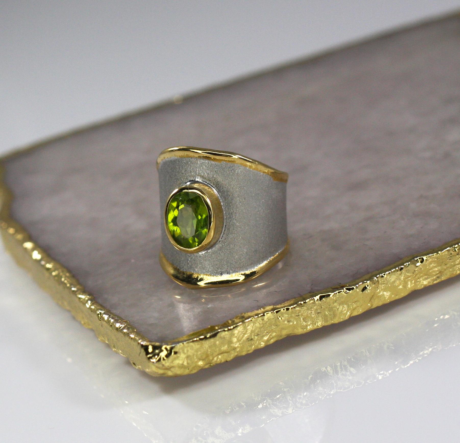 Yianni Creations Peridot Fine Silver 24 Karat Gold Palladium Wide Band Ring In New Condition In Astoria, NY