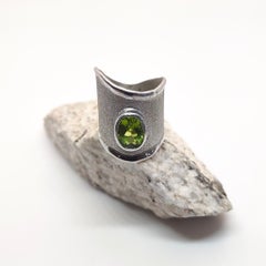 Yianni Creations Peridot Ring in Fine Silver and Palladium