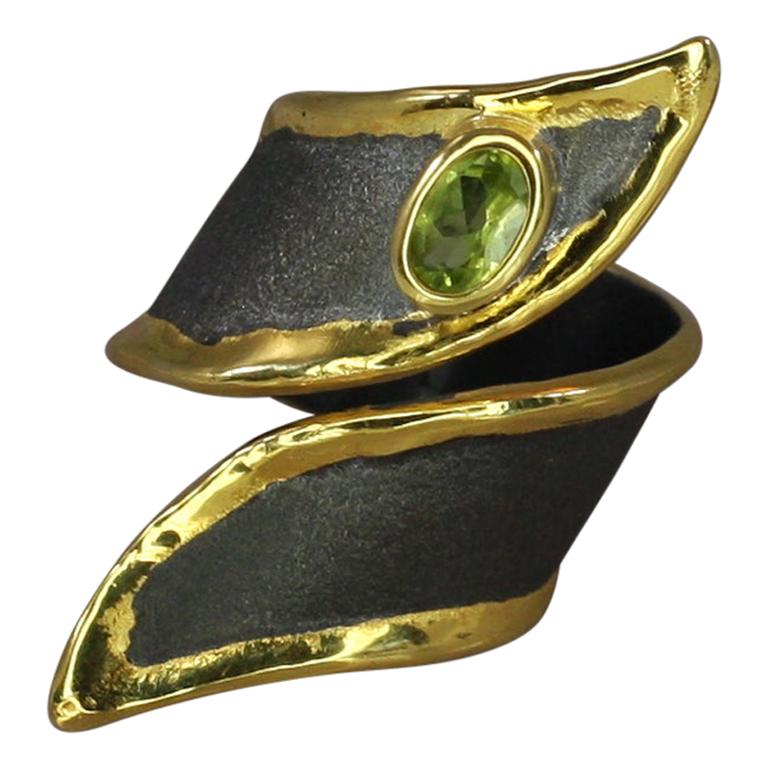 Yianni Creations Peridot Fine Silver 24 Karat Gold Black Rhodium Ring For Sale