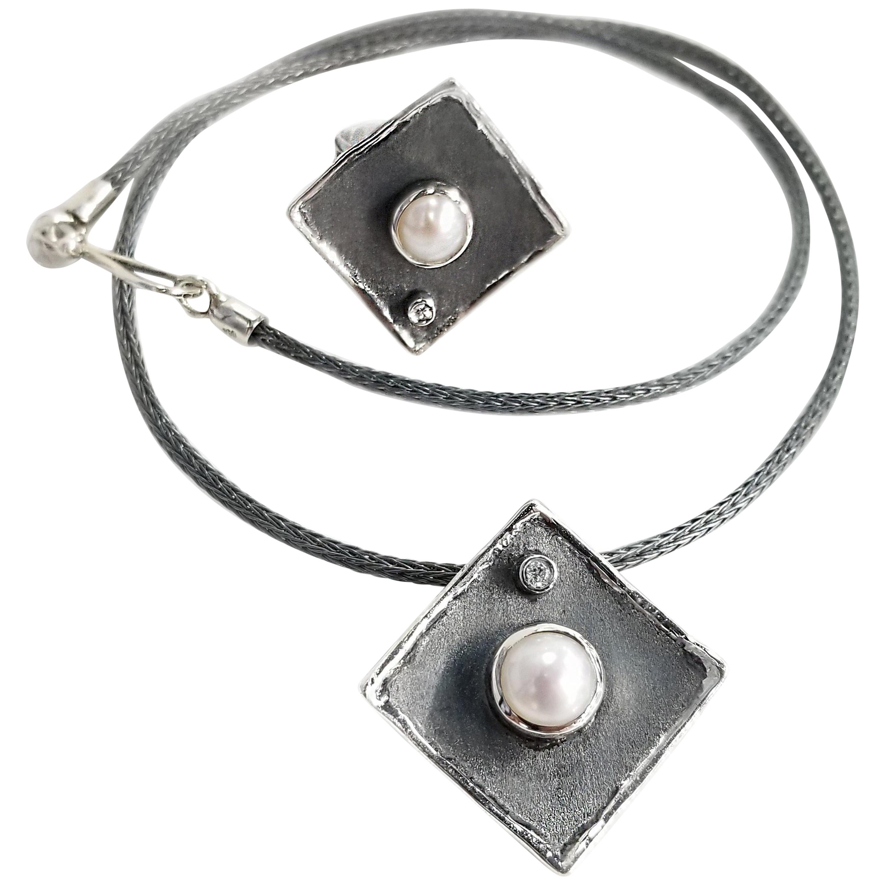 Yianni Creations, bague et collier en argent fin et rhodium serti de perles et de diamants en vente