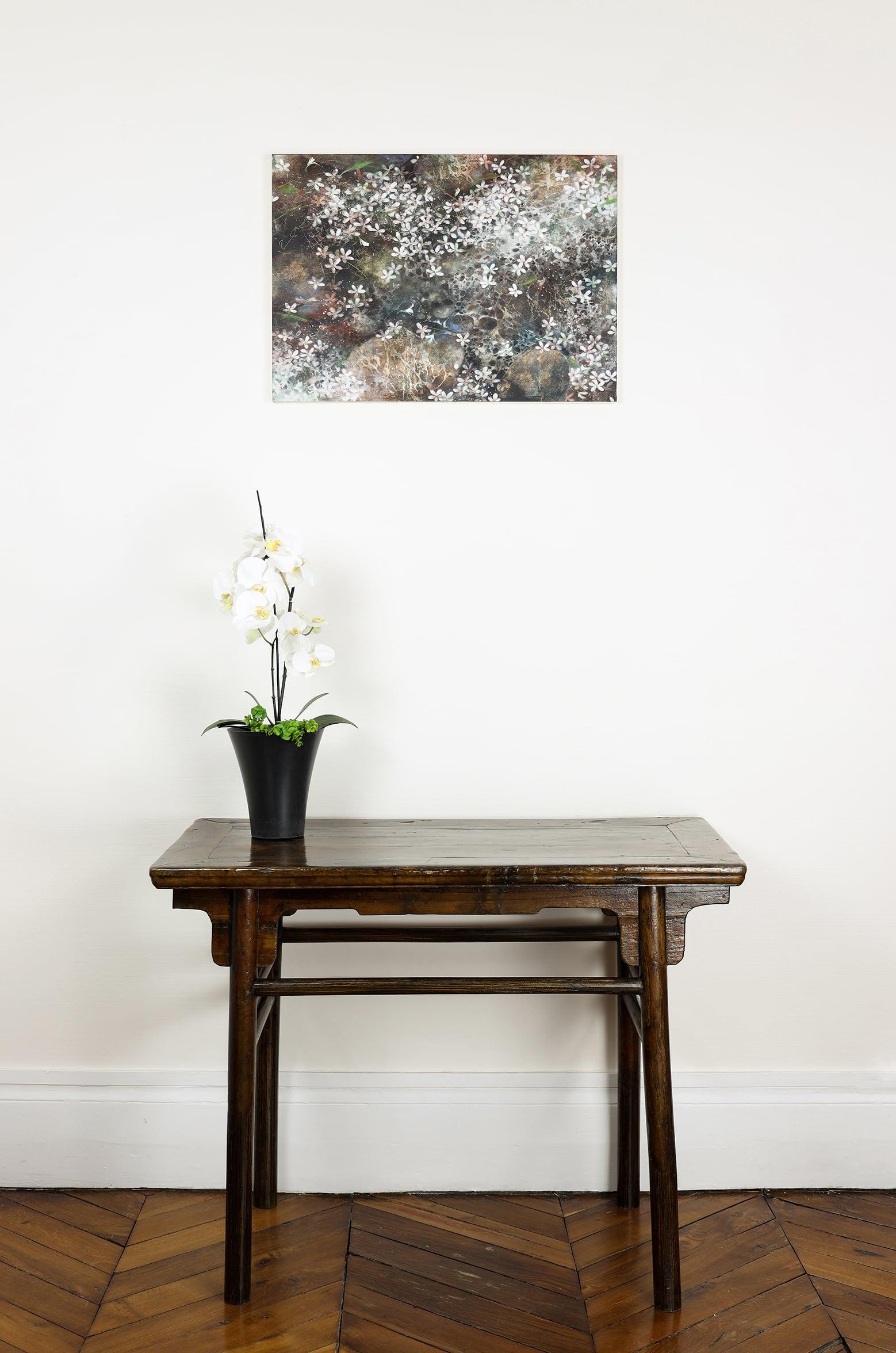 Snow of May II by CHEN Yiching - Nihonga painting, flora, earth tones - Painting by Yiching Chen